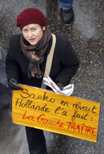 Δεκάδες χιλιάδες Γάλλοι διαδήλωσαν κατά του νόμου που διευκολύνει τις απολύσεις